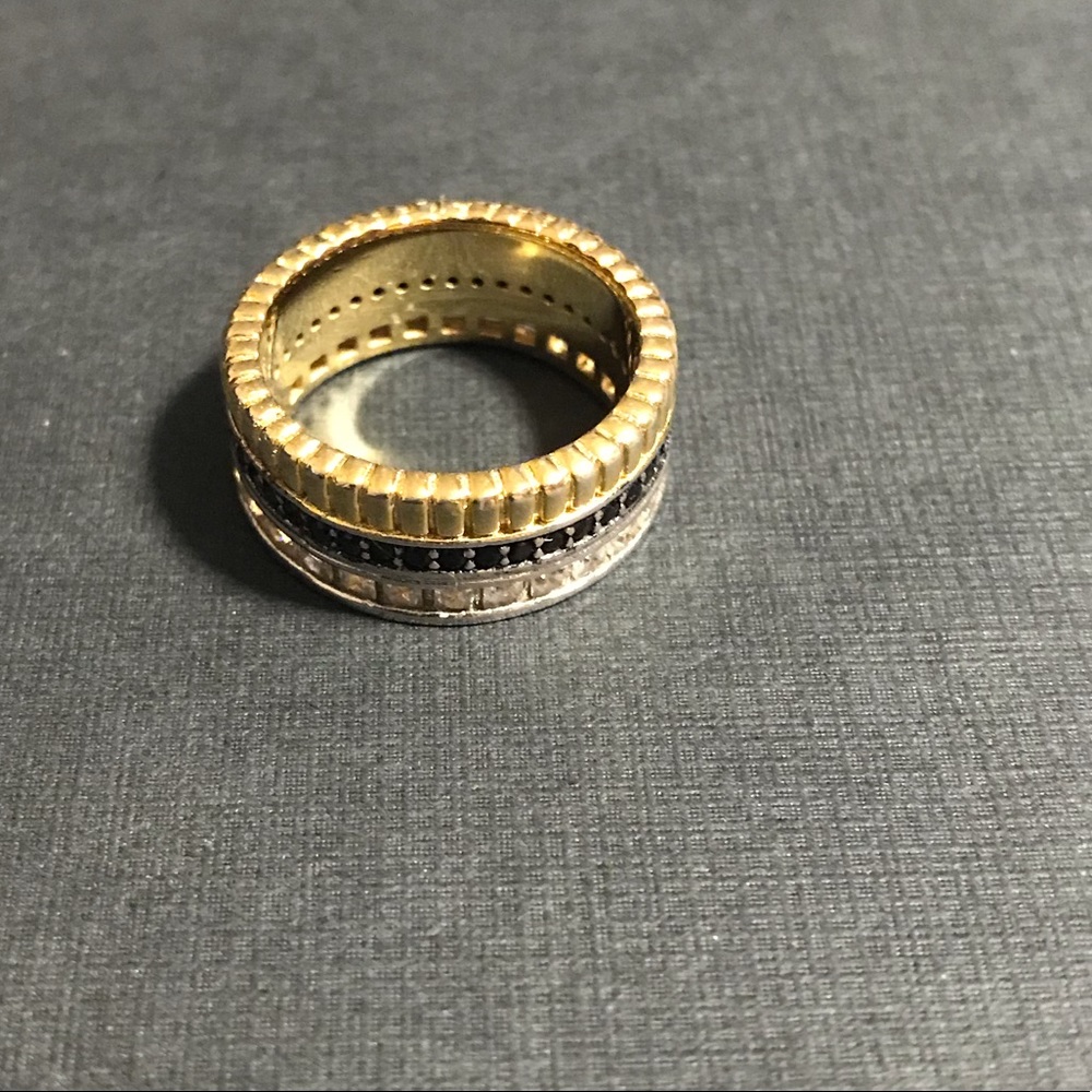 Tri-color ring